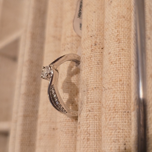 KOHL'S 1/5 CTTW DIAMOND 10K GOLD RING SIZE 7 - Picture 13 of 14